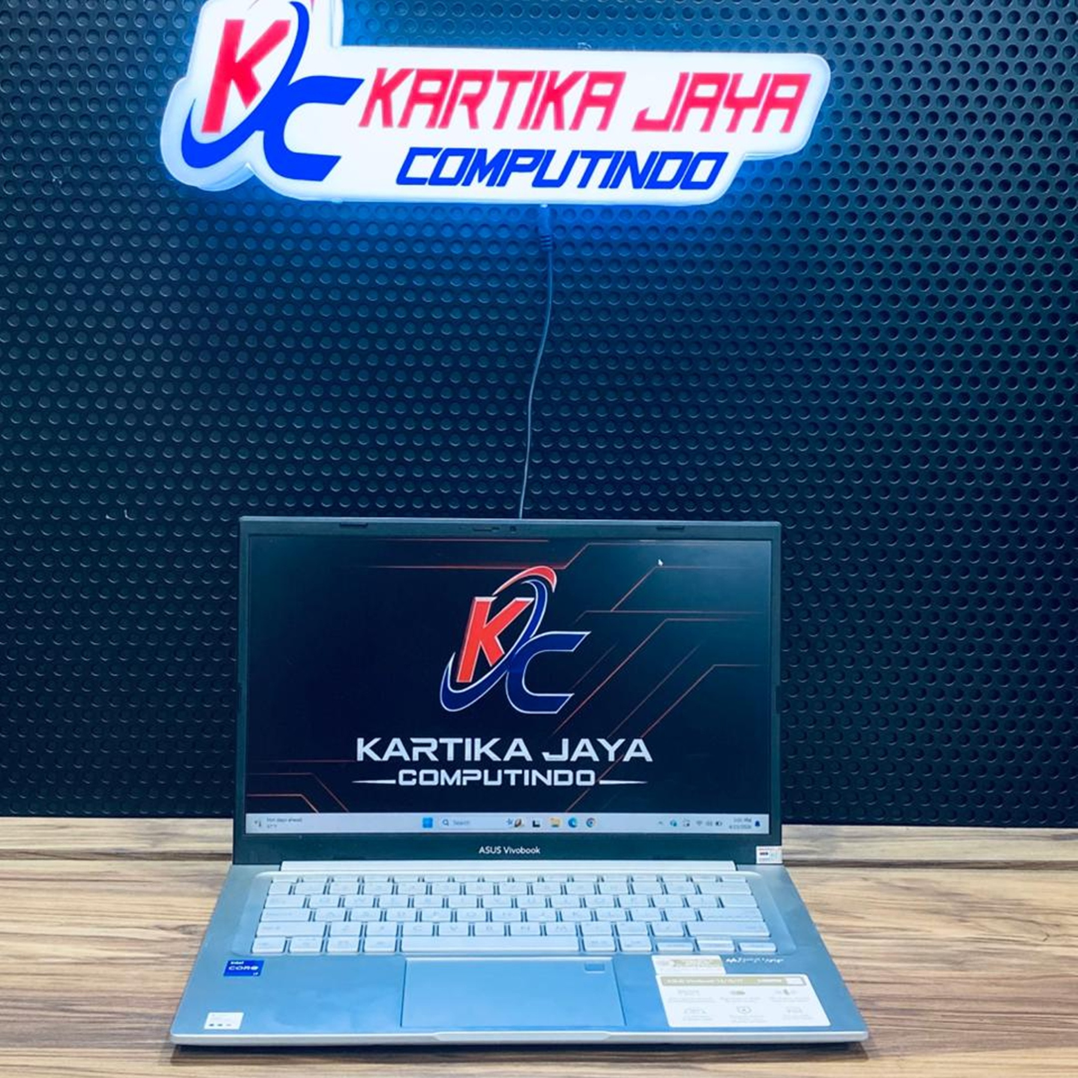 ASUS VIVOBOOK A1404VA CORE I7 RAM 8 SSD 